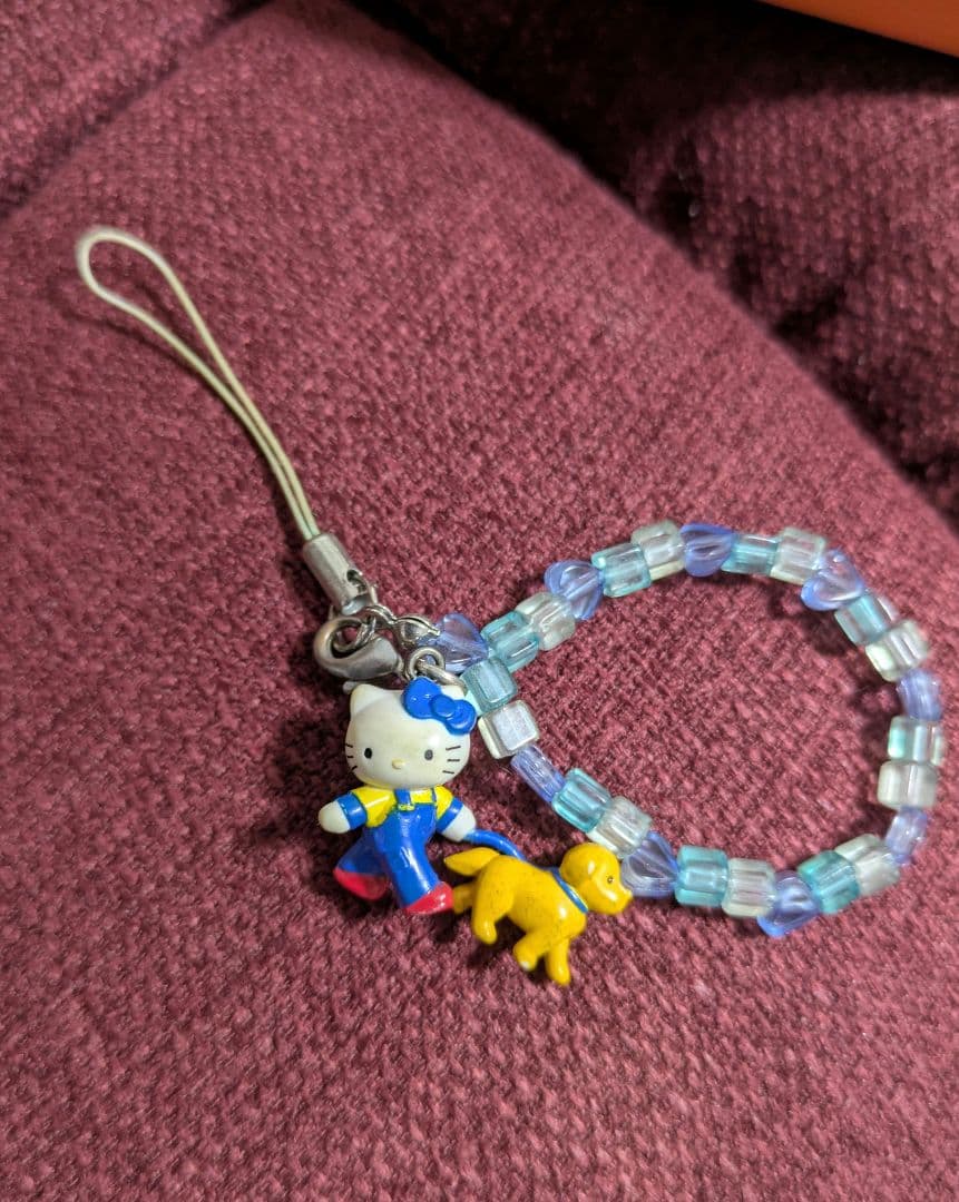 ハローキティ　ゴールデンレトリバー　ストラップ