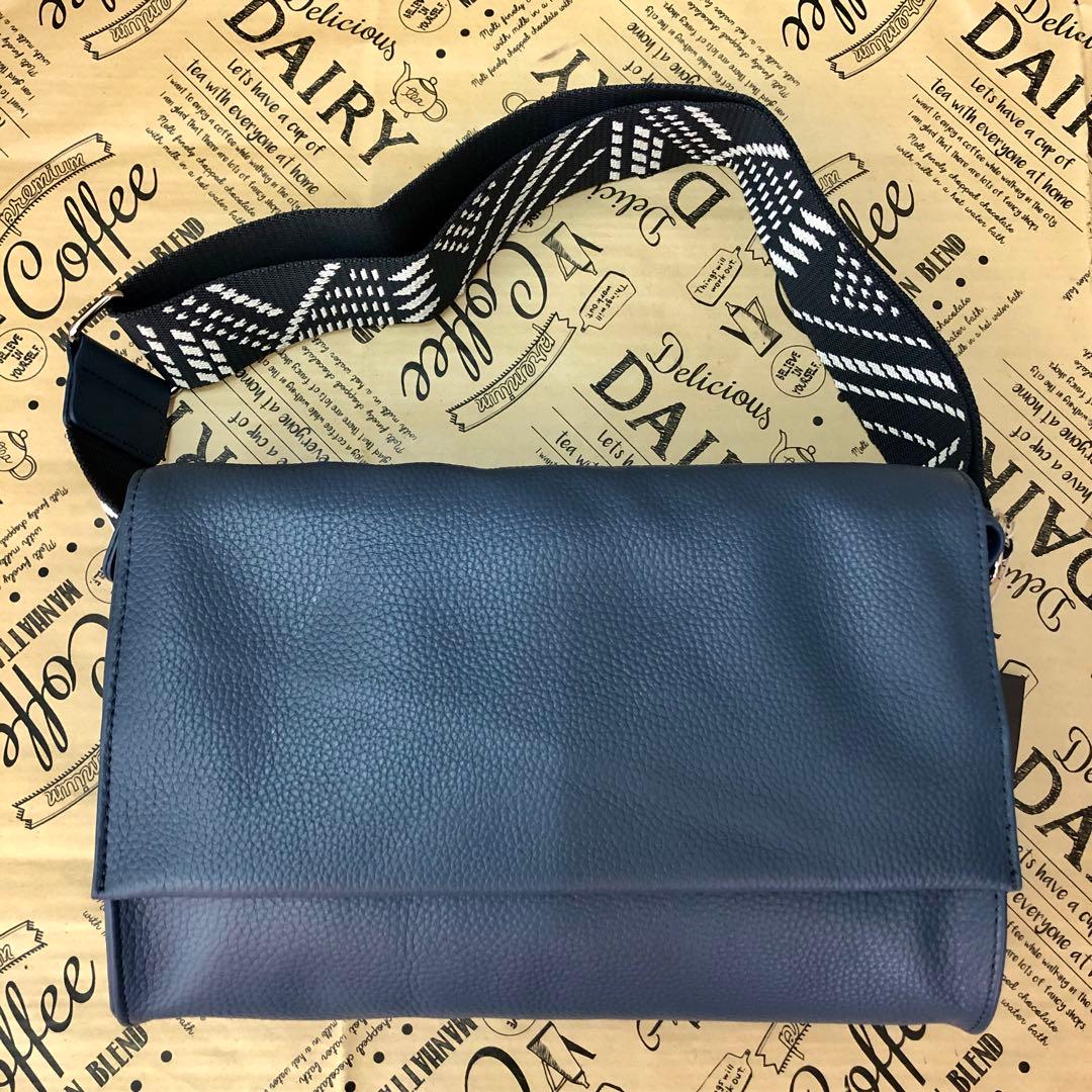 美品】イアパピヨネ ショルダーバッグ タグ付 レザー ブルー S3030