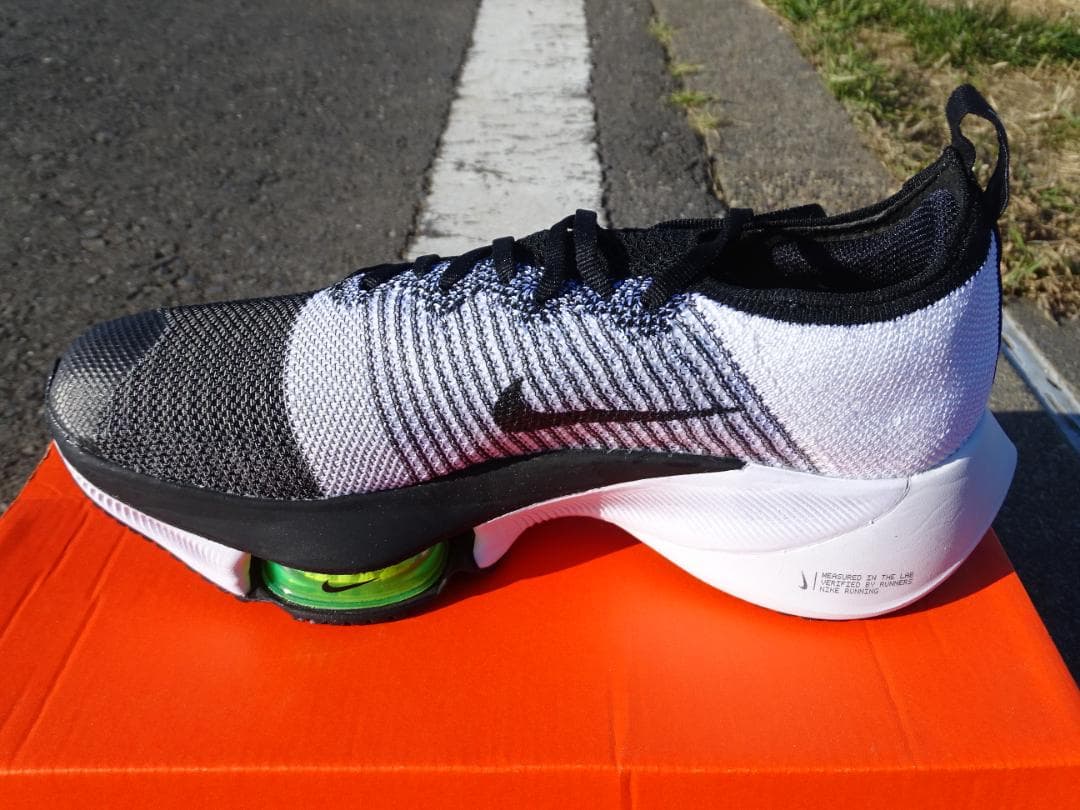 【未使用】ナイキ エア ズーム テンポ ネクスト％　25.0cm