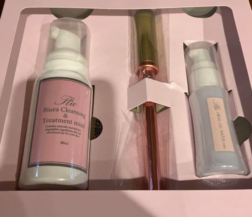 FTWフィオーラ【新品、未開封】 フィオーラ FTWセラミックス美容ローラー 株式会社コンプラウト | 美容