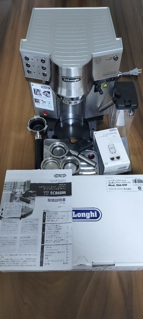 De'Longhi EC860M　デロンギ エスプレッソマシン　バリスタキット付 Amazon | デロンギ(DeLonghi)エスプレッソ・カプチーノメーカー ミルク