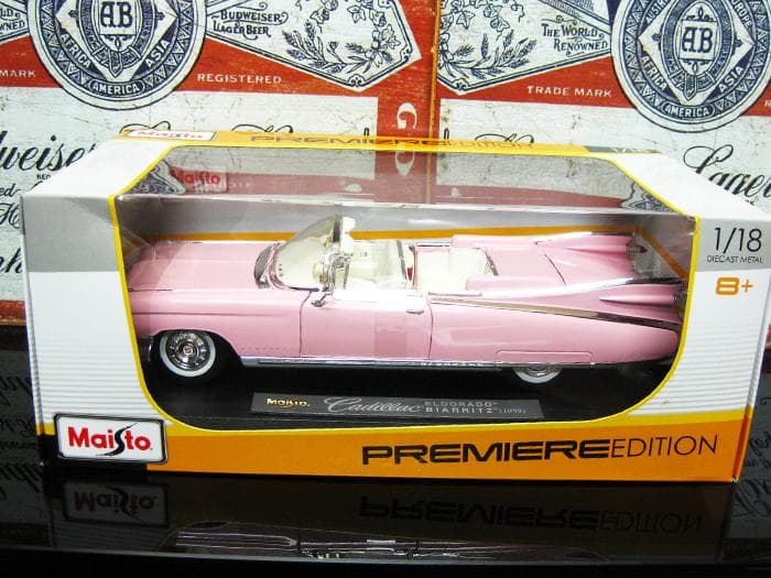 1959年ピンクキャデラック エルドラドビアリッツ 1/18 ミニカー