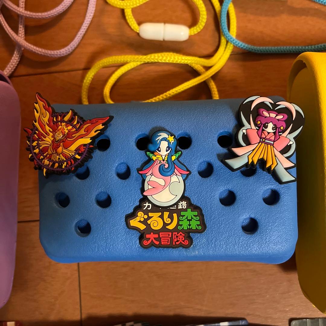 ぐるり森 ポーチ・カード・バッチ・キーホルダーまとめて - メルカリ