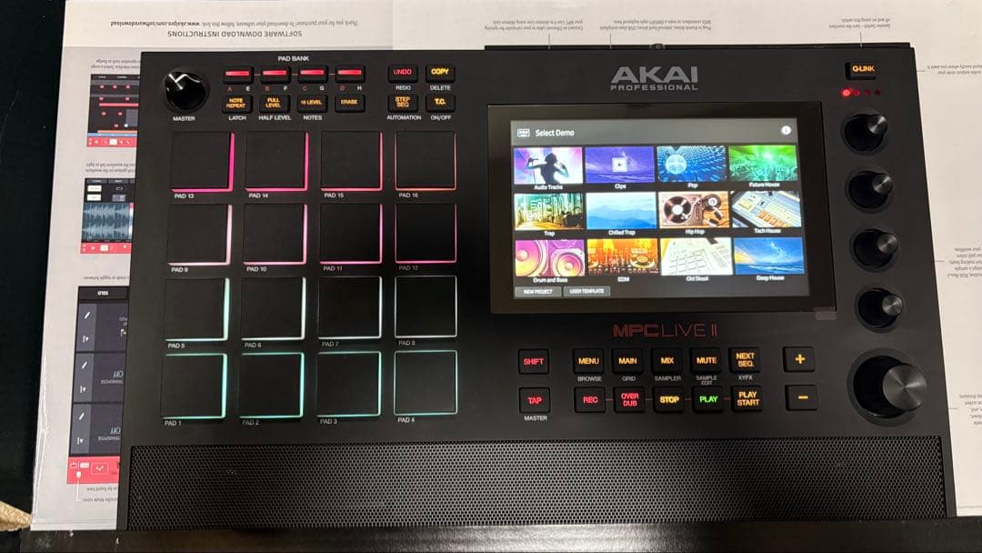 AKAI MPC Live II 本体　mpc3.5.0 増設SSD1tb付き Akai MPC Live III - Next-generation Standalone MPC Controller