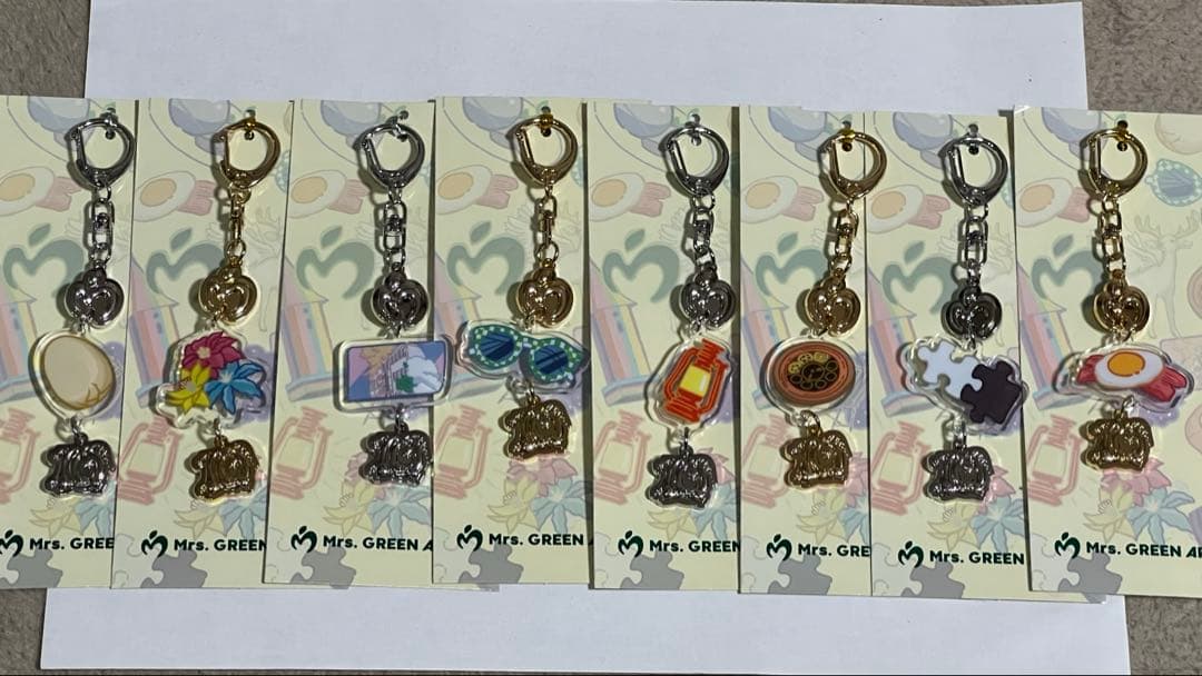 ミセス ランダムチャームキーホルダー 16種 コンプリートセット - メルカリ