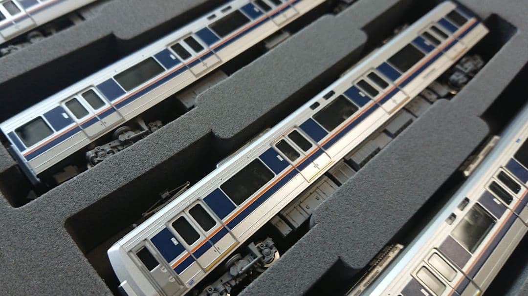 Nゲージ TOMIX 207系 更新前 + リニューアル仕様 混合編成 - メルカリ