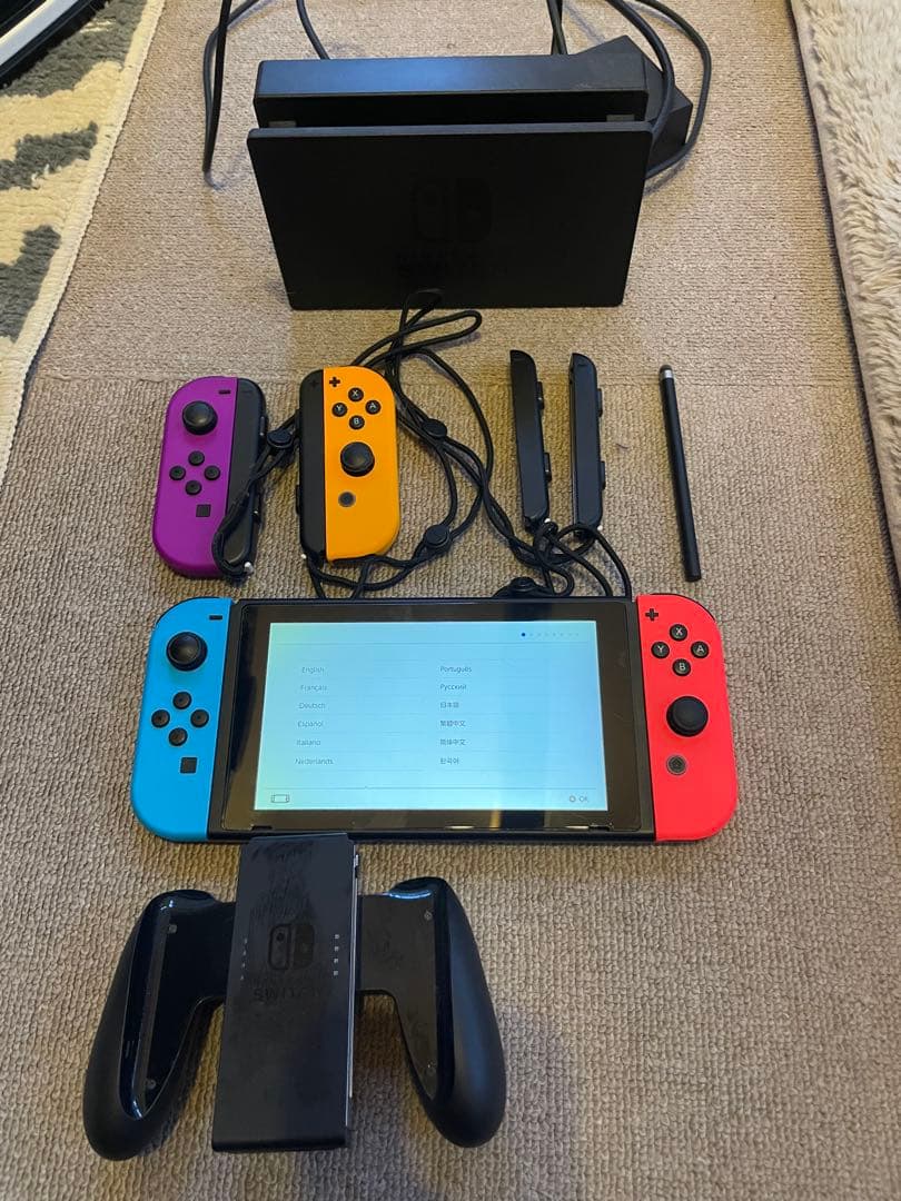 Nintendo Switch 本体 赤/青 Joy-Con付き【黄ばみ有り】