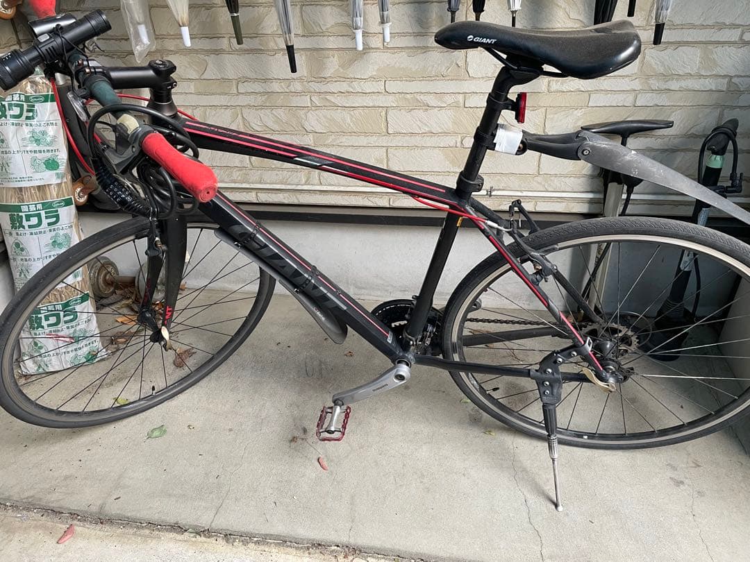 埼玉県川口市　クロスバイク ブラック/レッド ジャイアントr2 GIANT（ジャイアント） エスケープ ESCAPE RX1 TIAGRA 2021年 クロス
