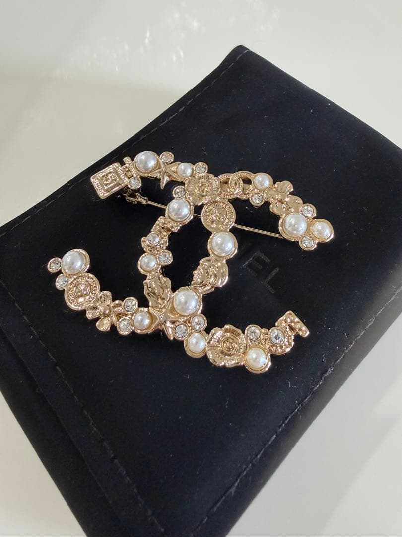 CHANEL CCロゴブローチ パール