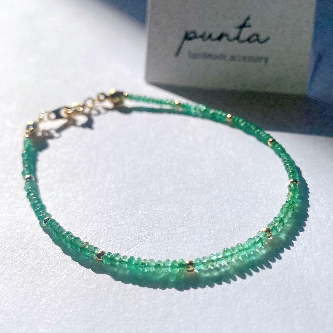 14kgf天然石高品質透明感ありザンビア産エメラルドチタンワイヤーブレスレット♡