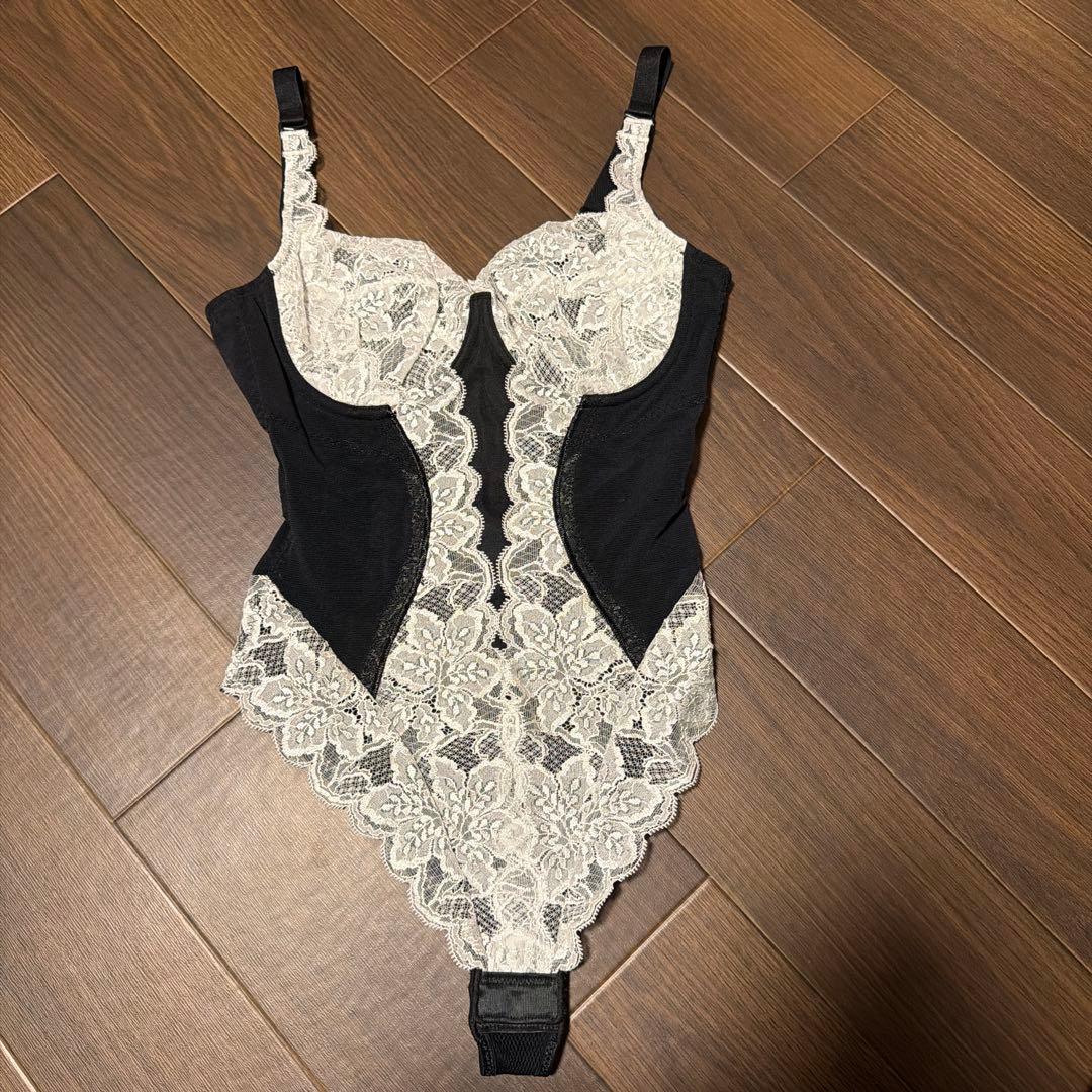 新品未使用グラントイーワンズ Tバックボディースーツ D75M LALA