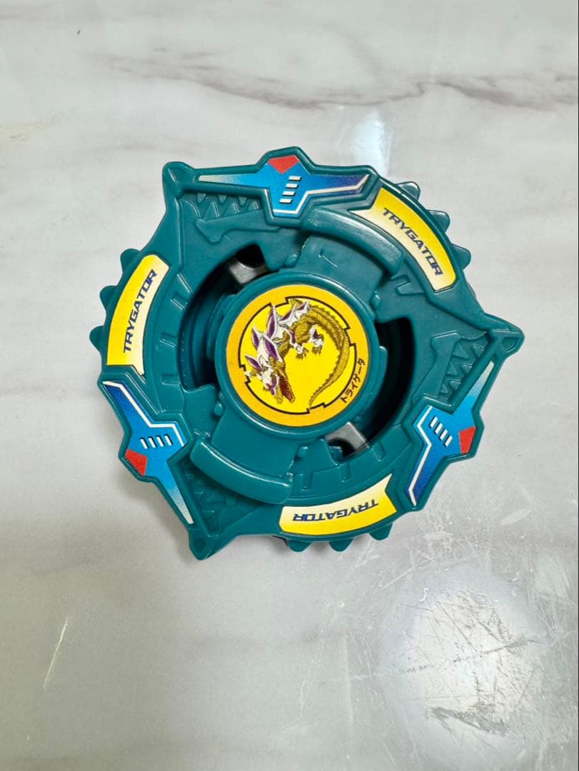 爆転シュートベイブレード トライゲータ