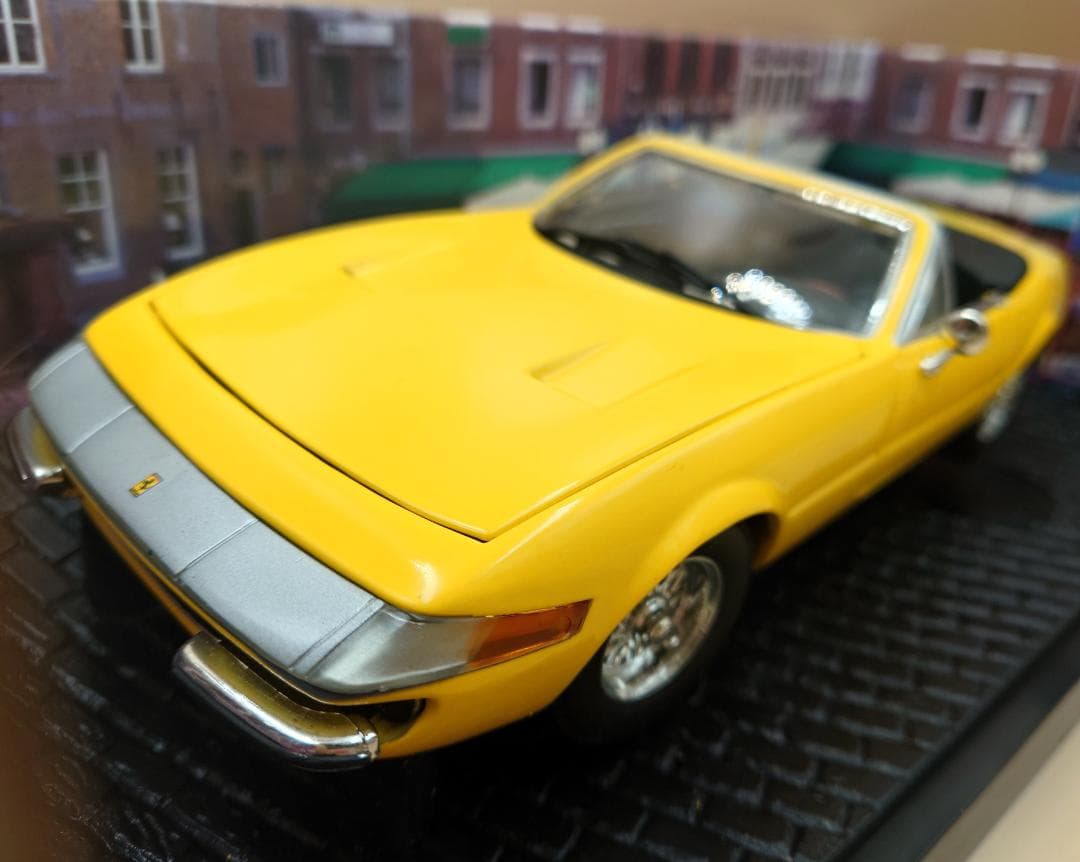 1/18 フェラーリ 365GTS/4 デイトナ・スパイダー イエロー ミニカー