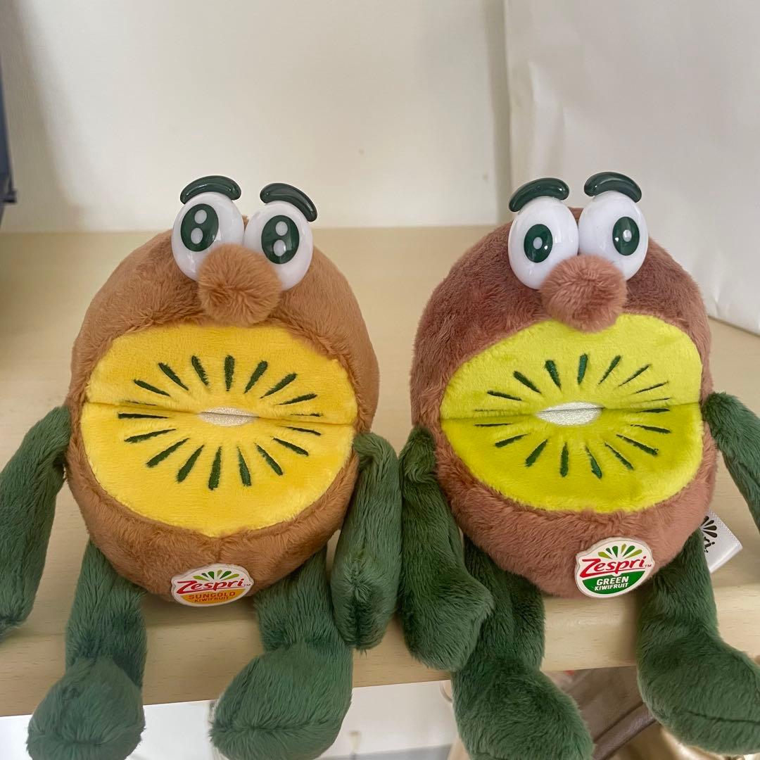 Zespri セスプリ キウイブラザーズ ぬいぐるみ 小 2点セット - メルカリ