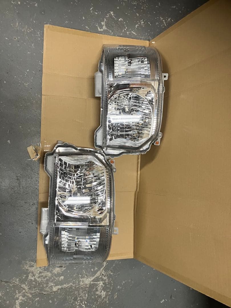 ハイエース 純正ヘッドライト 200系 DX - メルカリ
