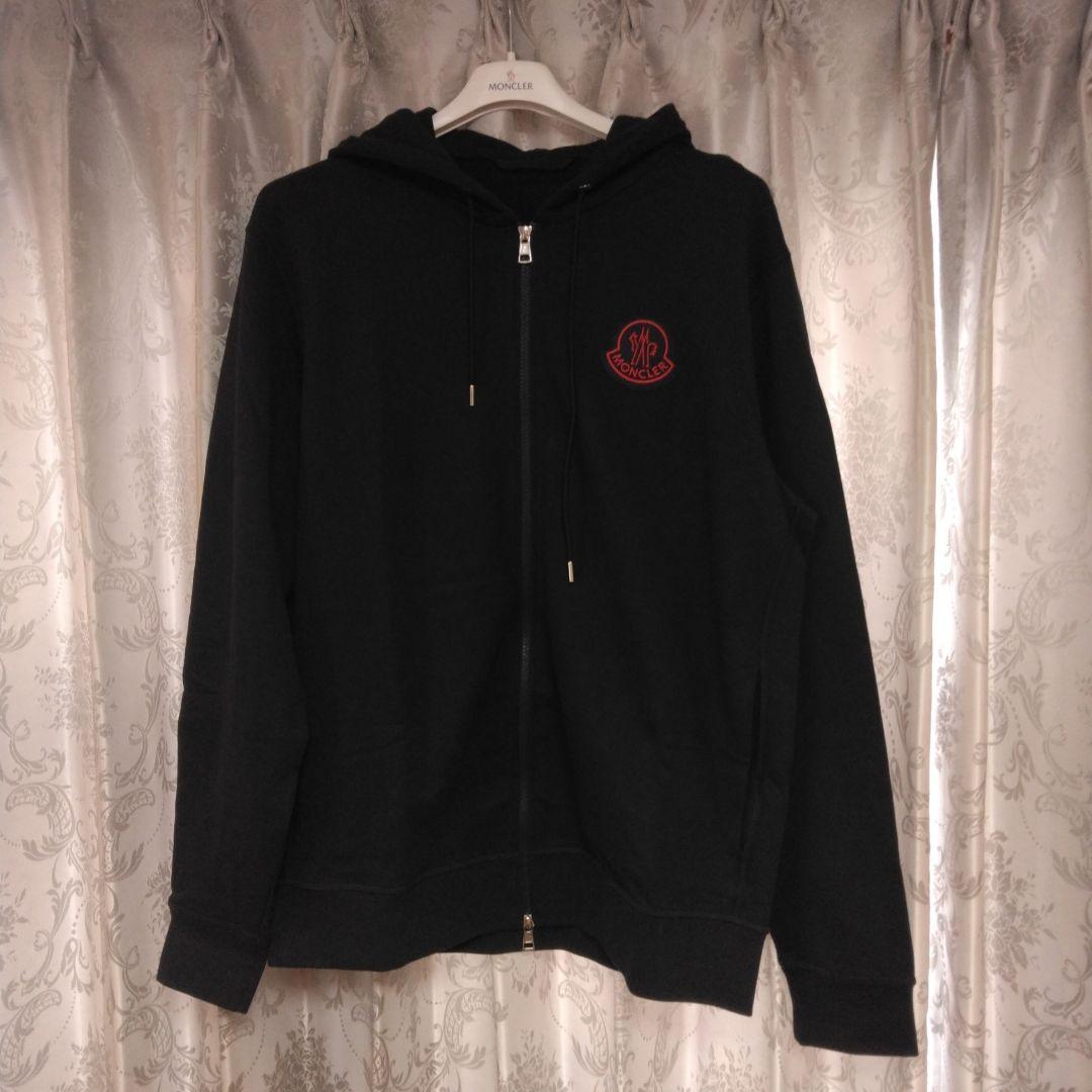 MONCLER　パーカー