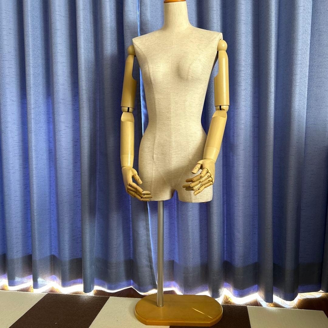 トルソー 可動式ベージュフルボディマネキン アーム付き 可動式の腕を