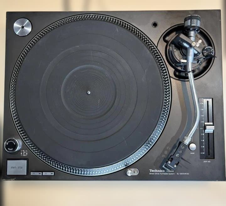 ★動作確認済★ テクニクス ターンテーブル SL1200 MK3D Technics、DJターンテーブル11年振りの新機種。「SL-1200MK7」約9万円