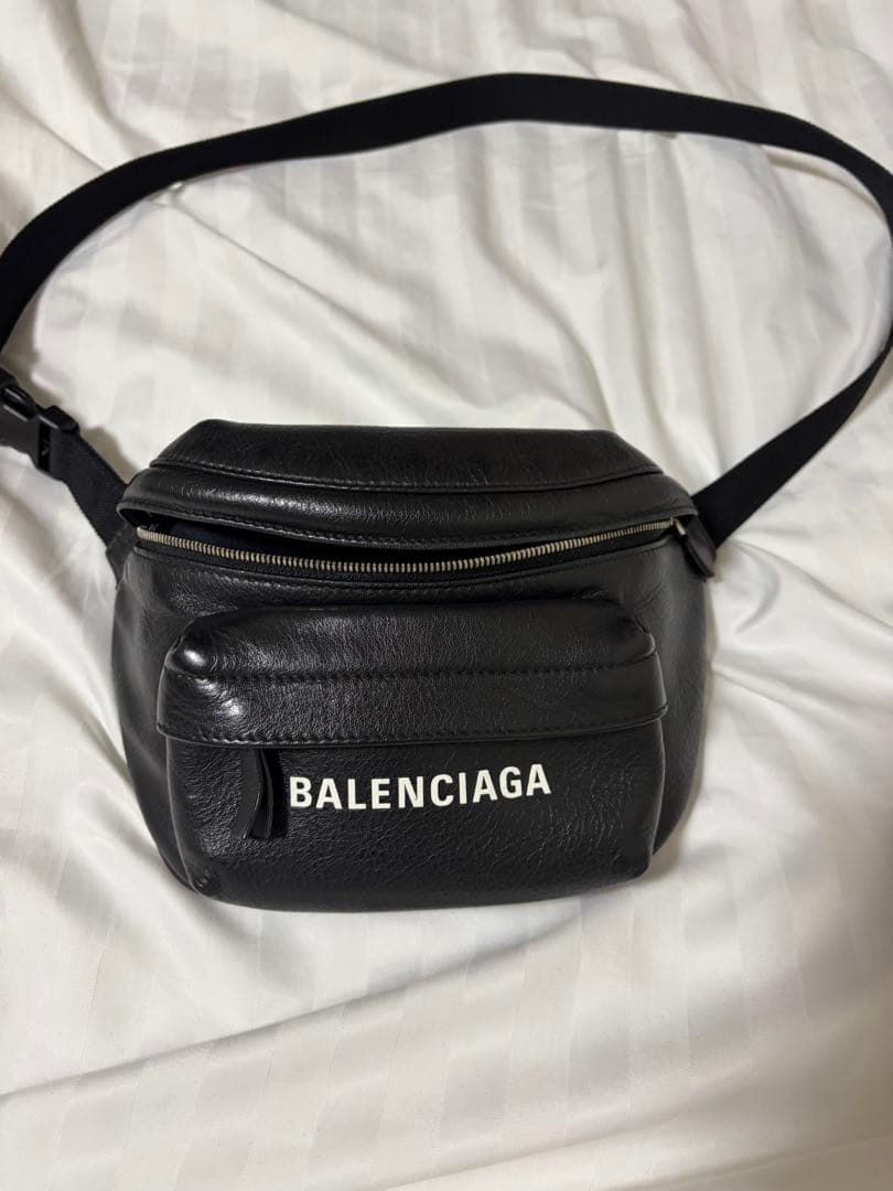 BALENCIAGA ボディバッグ ブラック