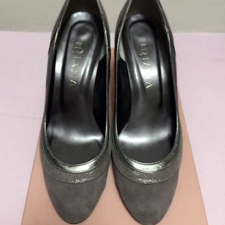 みう値下げ★未使用品★DIANA★ダイアナ★スエードパンプス★グレー DIANA - ダイアナ エナメル パンプス トープ 25㎝の通販 by miu