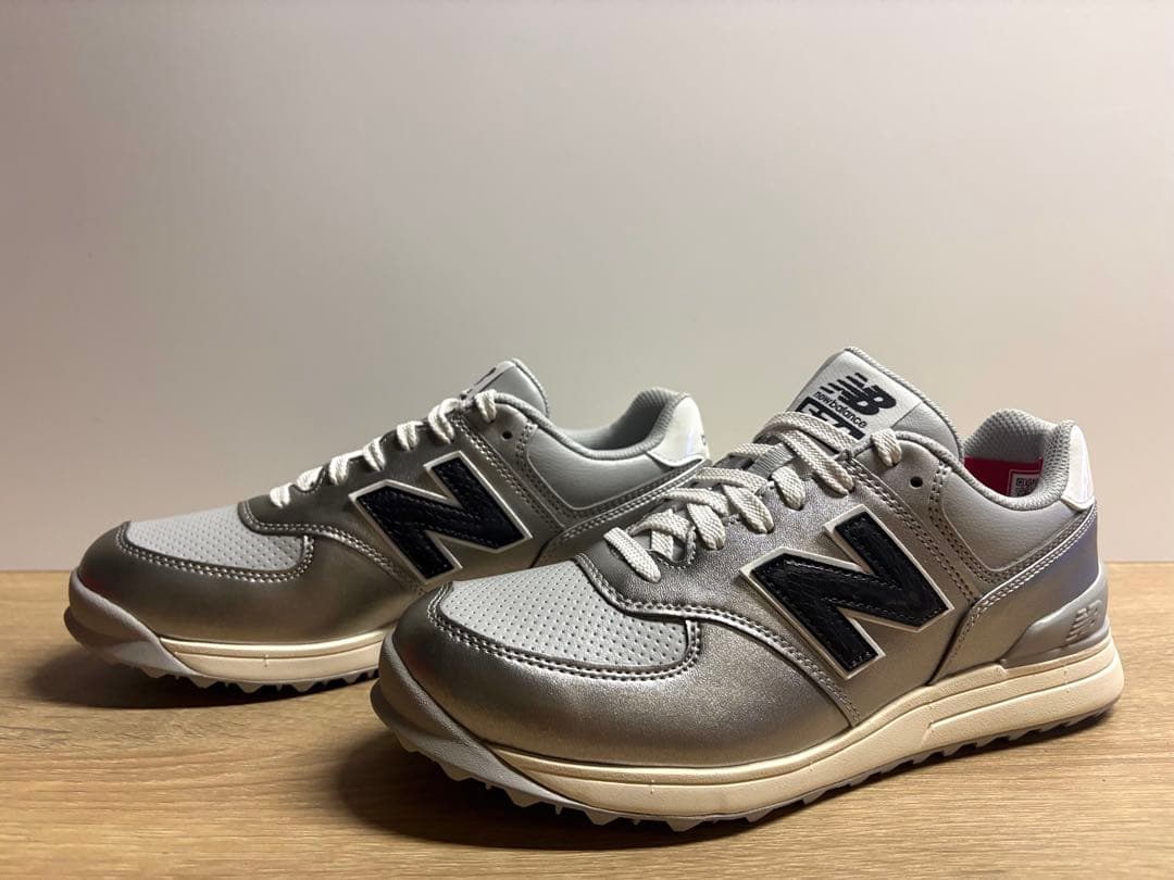 未使用 24.5cm 2E ニューバランスゴルフシューズWGS574R3シルバー