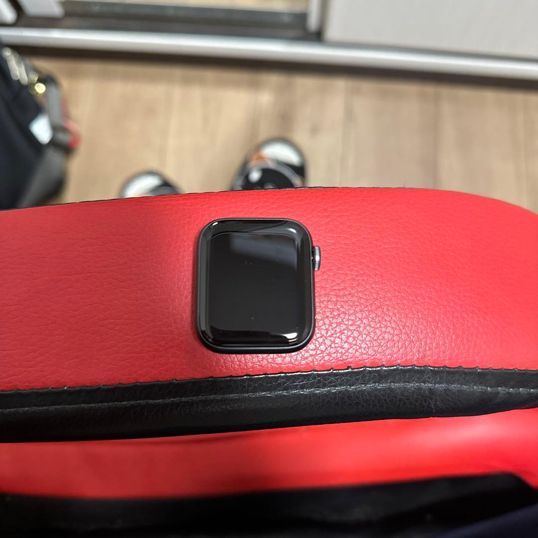 時計 Applewatch se 40mm
