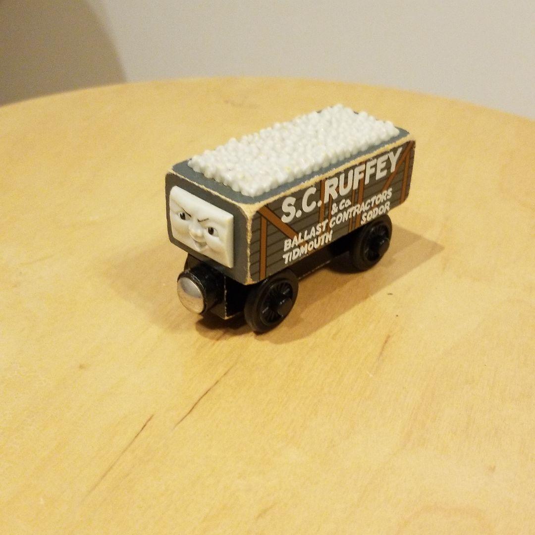 きかんしゃトーマス　木製レールシリーズ　スクラフィー Amazon.co.jp: ラーニングカーブ社 トーマス木製レールシリーズ