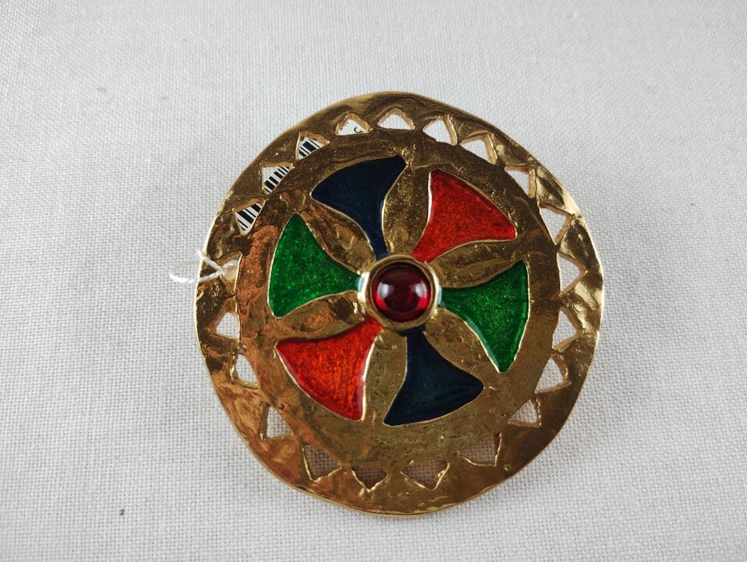 Yves Saint Laurent イヴサンローラン　カラーストーン　ブローチ