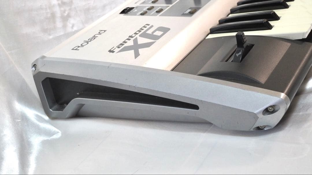 Roland Fantom-X6 シンセサイザー 動作確認済み ※液晶難あり - メルカリ