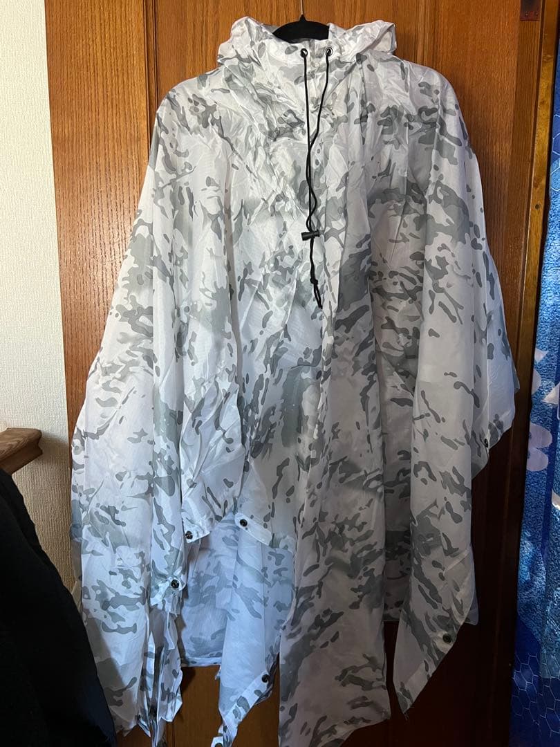 スノーカモフラージュ　ポンチョタイプ　雪装備　ギリースーツ