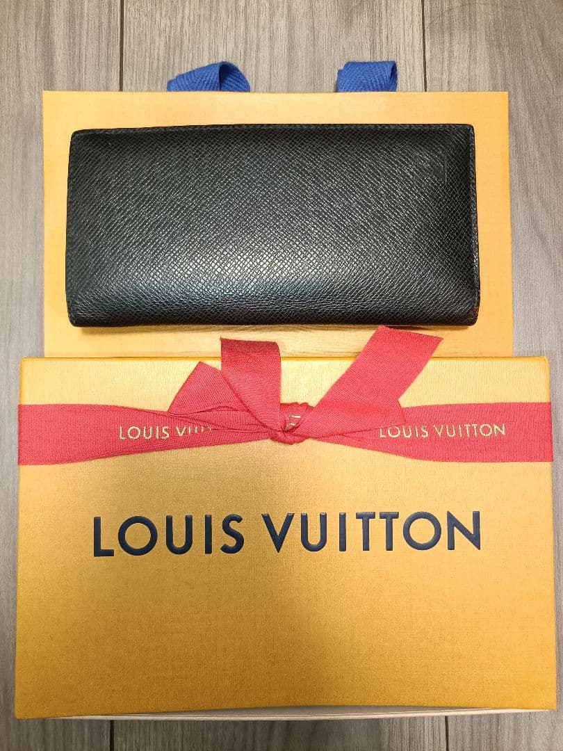LOUIS VUITTON TAIGA ポルトフォイユアレクサンドルNM 長財布