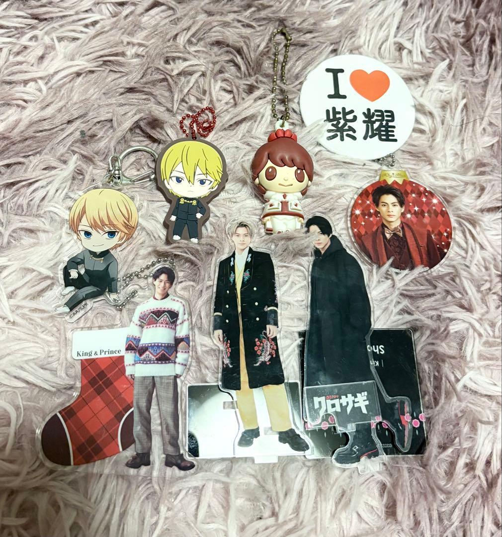 平野紫耀 アクスタ PVC アクキー 缶バッチ8こセット - メルカリ