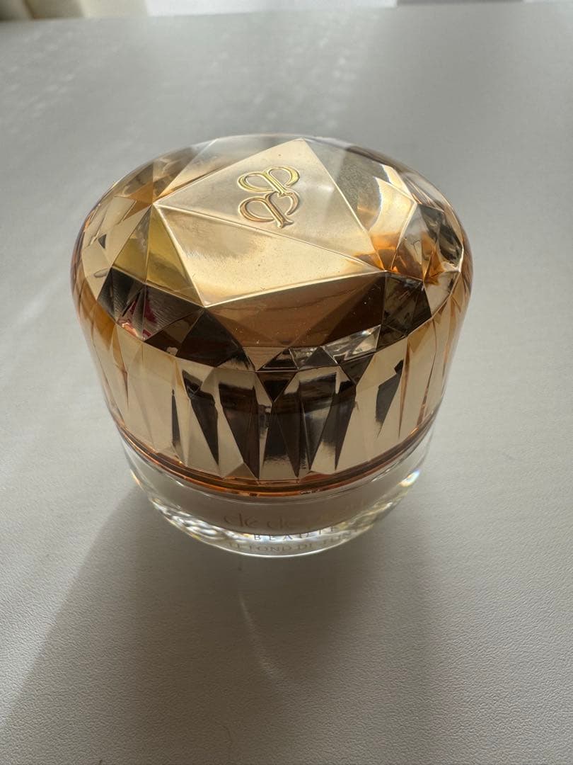 クレ・ド・ポー・ボーテ ル・フォンドゥタン n オークル10 - メルカリ