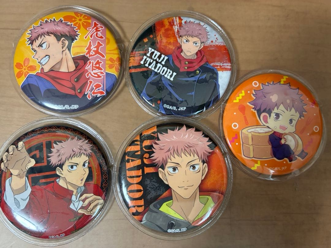 呪術廻戦 虎杖悠仁 缶バッジ まとめ売り 5個セット - メルカリ