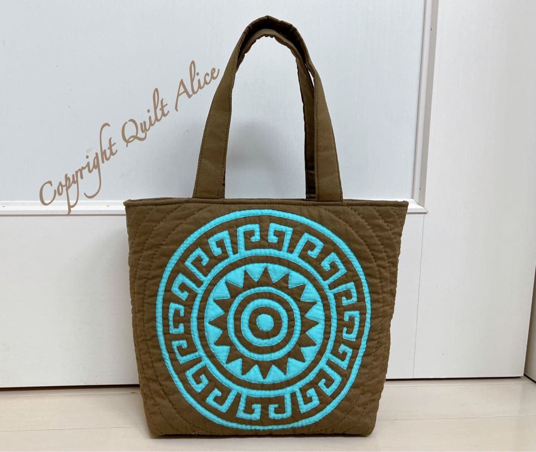 YUZUまぁるいタパ柄のバッグとペンケース