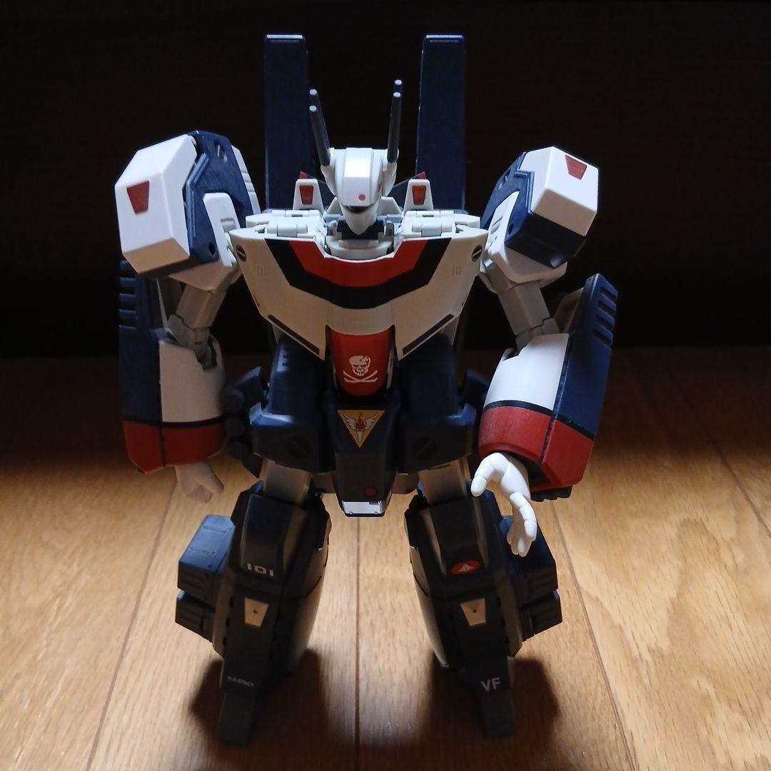 VF-1 可動フィギュア 01　マクロス