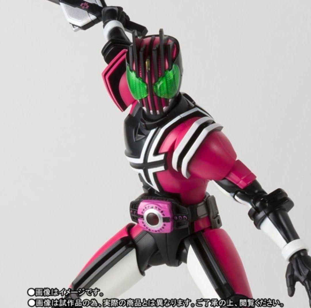 新品（真骨彫製法）仮面ライダーディケイド ネオディケイドライバー フィギュアーツ