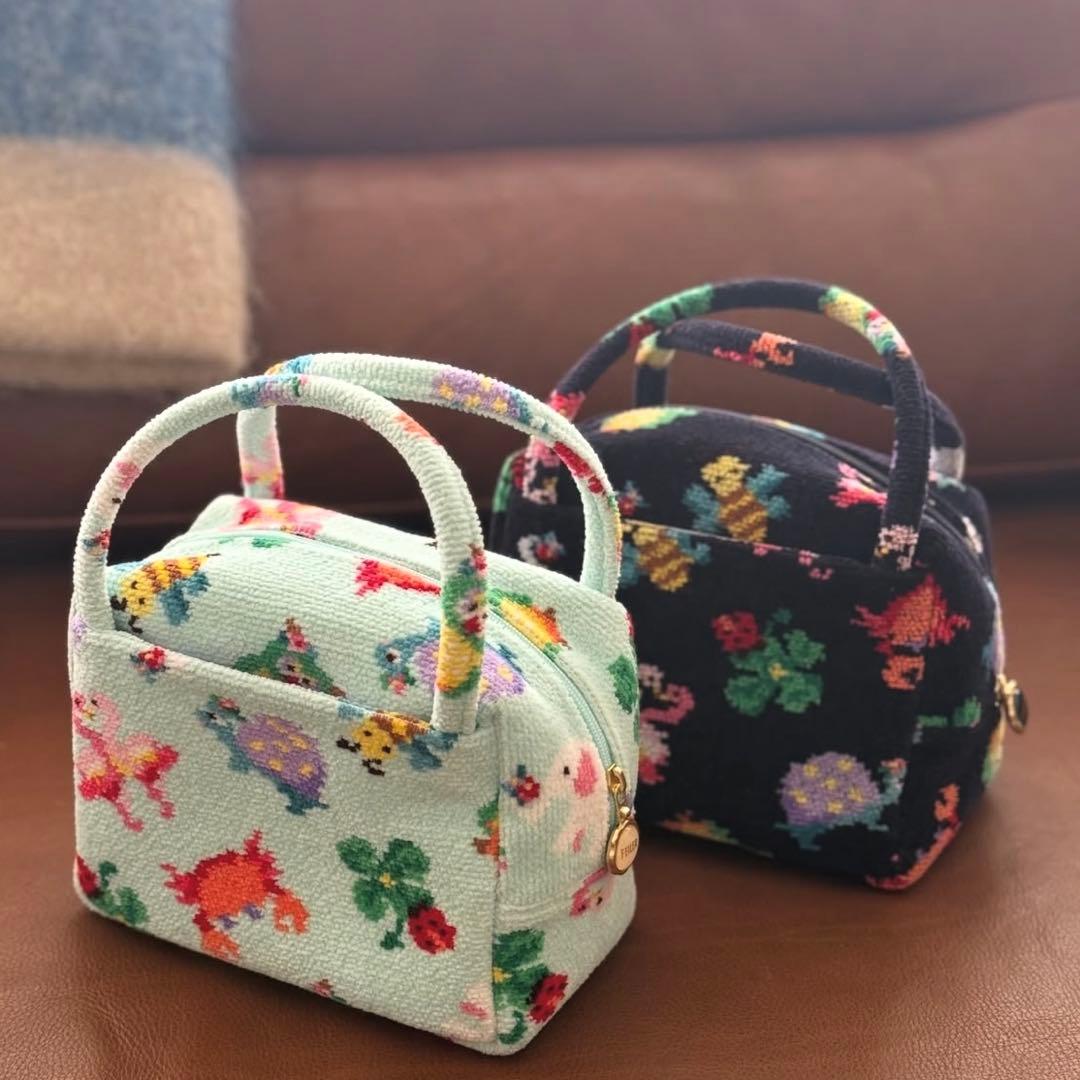 feiler フェイラー　神崎恵　コラボ　ミニキューブバッグ　ネイビー 限定品☆新品】FEILER＆神崎恵さん♡コラボのミニキューブバッグ