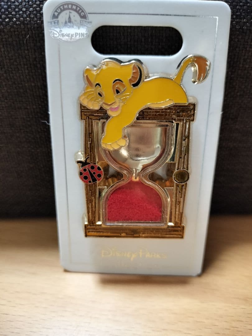 上海ディズニーランド ライオンキング シンバ 砂時計 ピンバッジ