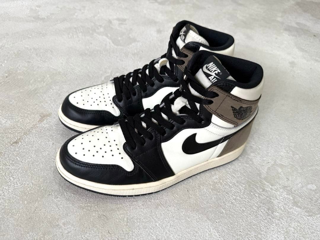 Nike Air Jordan 1 ハイカット スニーカー ダークモカ