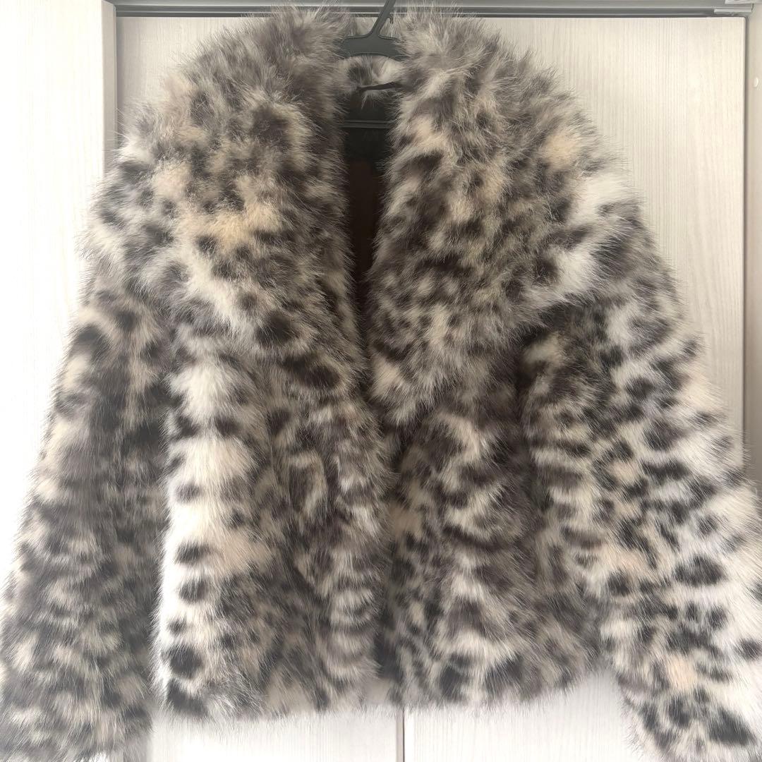 ZARA ショート丈アニマル柄フェイクファーコート - メルカリ