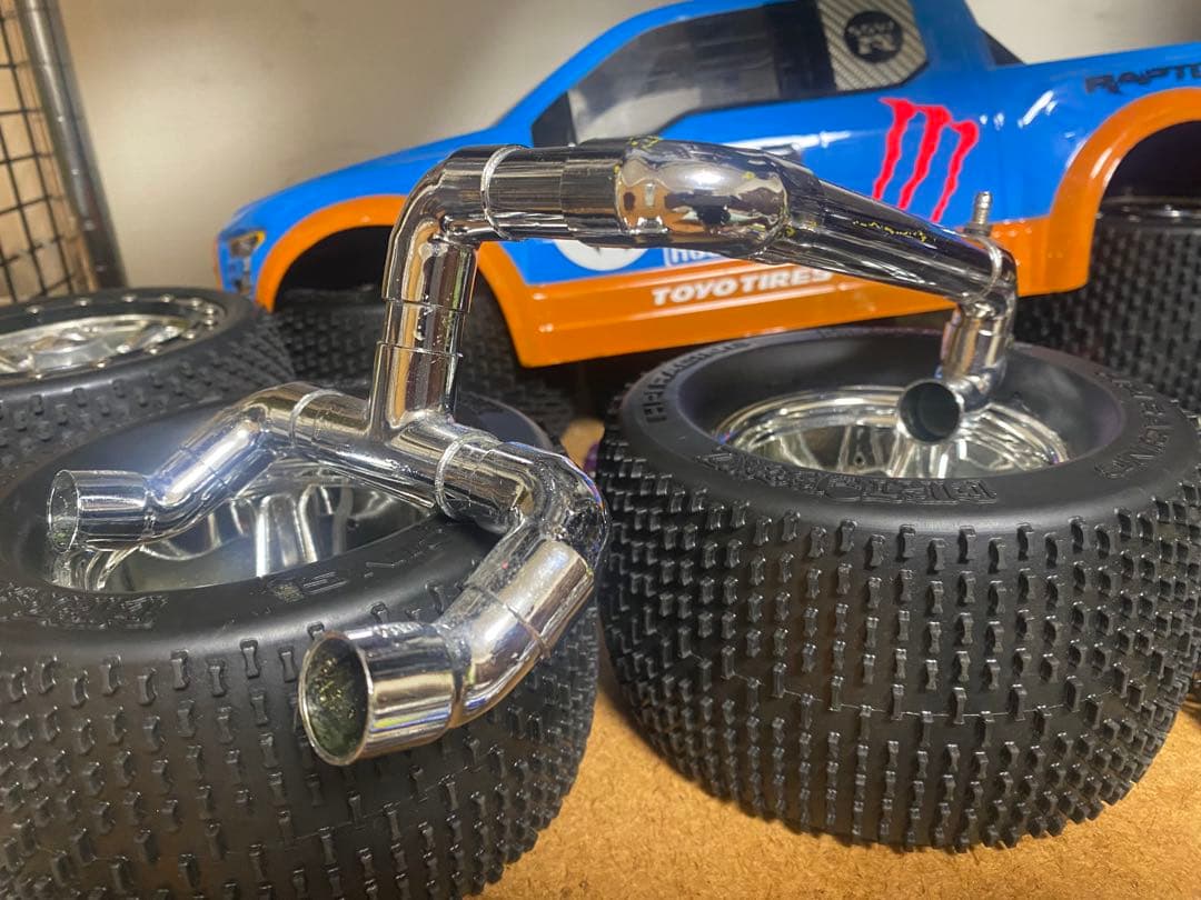 HPI サベージ　バーンバーナー製デュアルマフラー