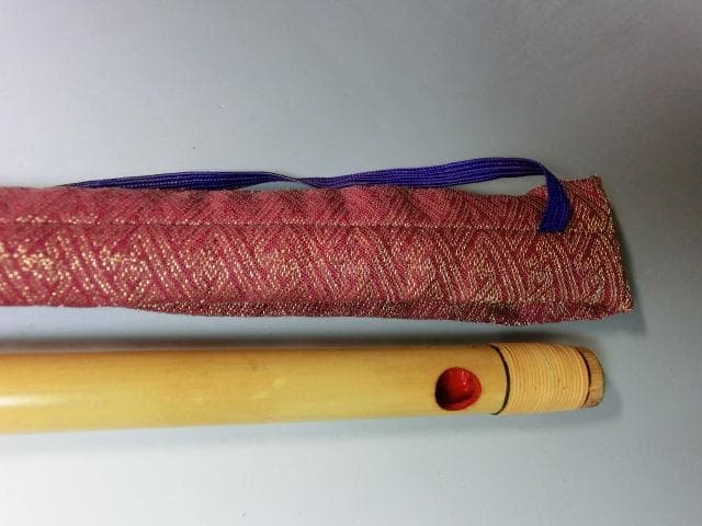 笛□獅子田 木製横笛「七」仕覆付 竹製藤巻 内側が朱塗り 時代物 骨董