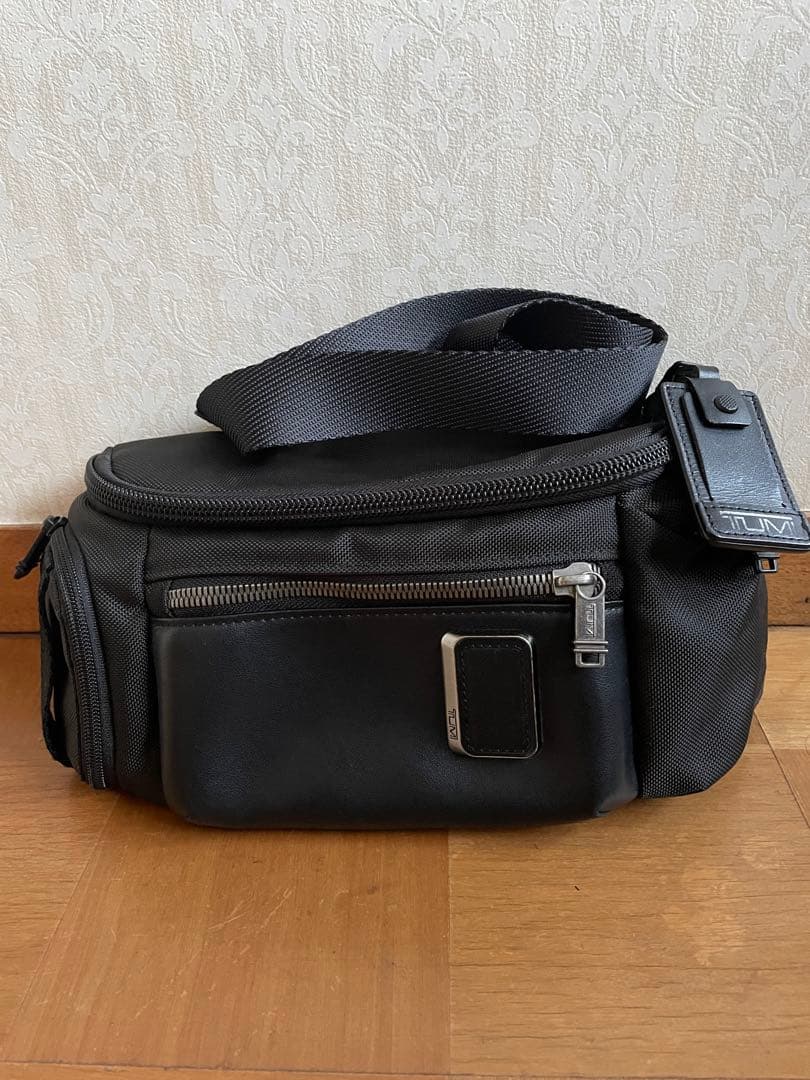 トゥミ TUMI アルファ ブラボー ブラック 232399Dボディバッグ