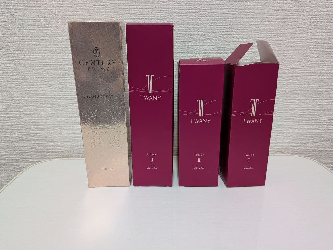 （半額以下）（新品）トワニークレンジングクリーム・ローション　4点セット