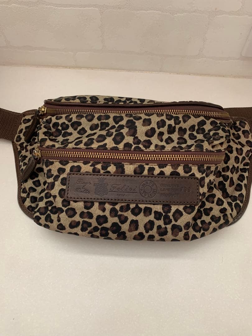 フェリージ　ボディバッグ