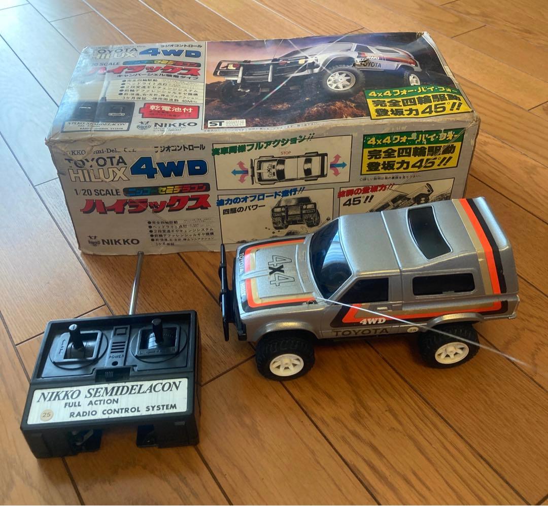 ラジオコントロール TOYOTAHILUX4WDセミデラコン スケール1/20