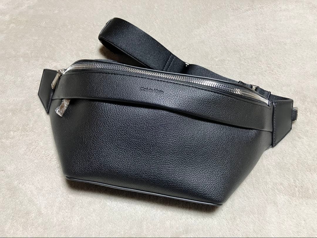 新品未使用 CK レザー ボディバッグ ショルダー ブラック カルバンクライン
