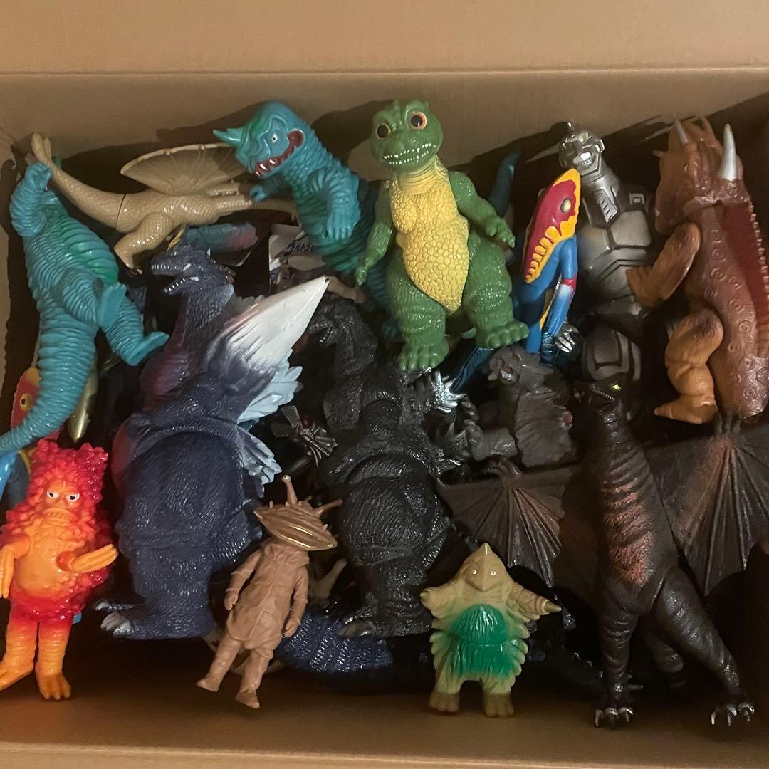 ゴジラ ウルトラマン他 怪獣 ソフビ 90体以上 120サイズ まとめ売り