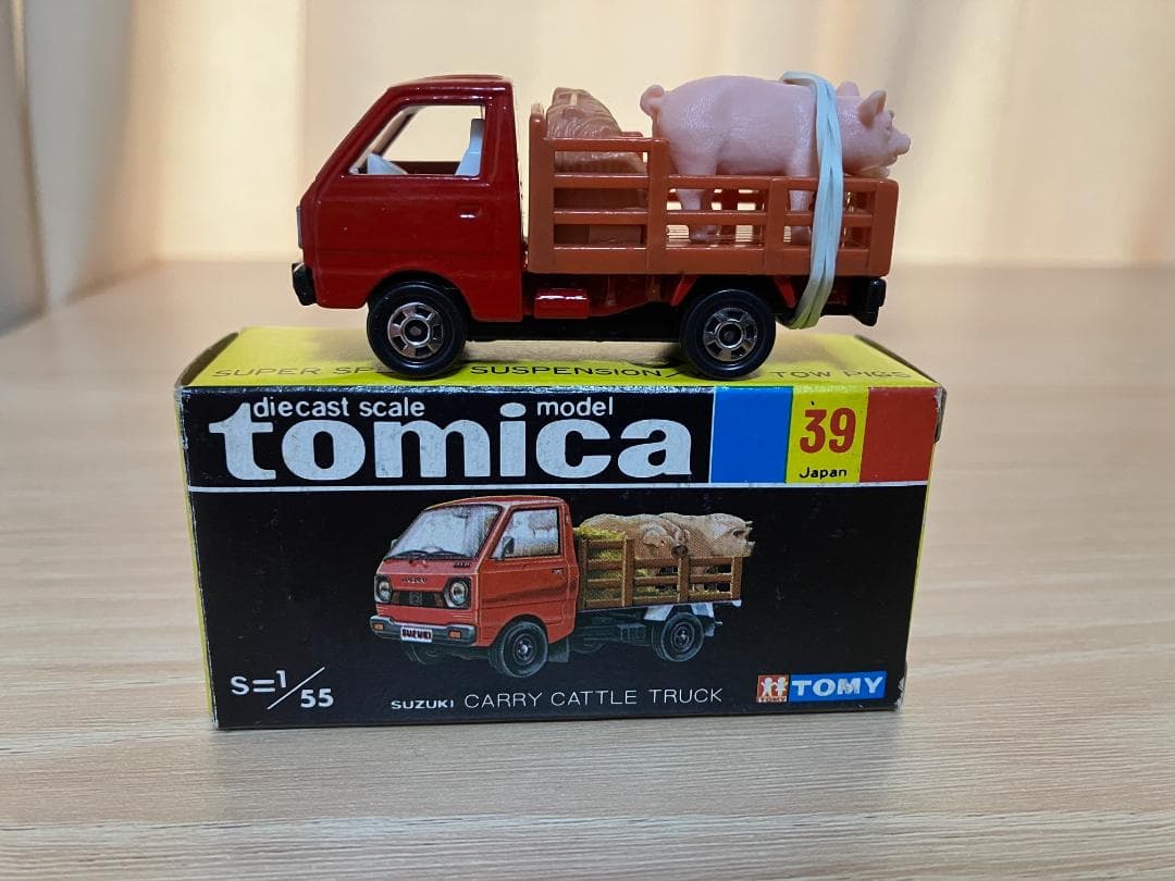 トミカ　黒箱39　スズキ　キャリイ　家畜運搬車　赤　未使用品